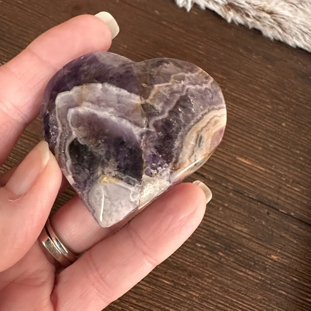Amethyst natural stone Purple Heart-Shaped Stone